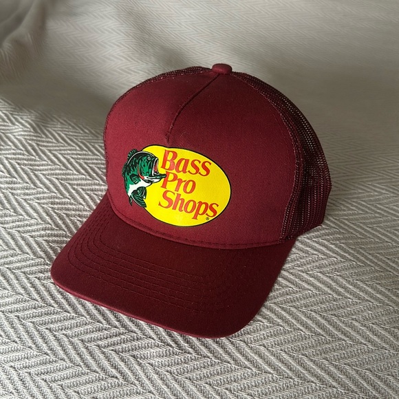 Bass Pro Shops SnapBack red. - Picture 1 of 2